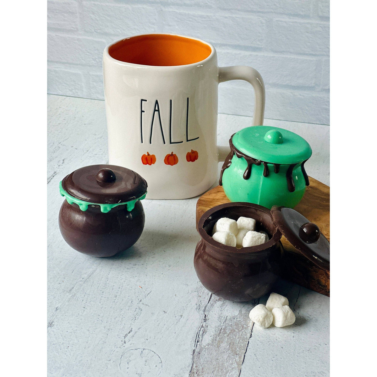 Halloween Cauldron Hot Chocolate Bombs, Hot Cocoa: Milk Chocolate / Single