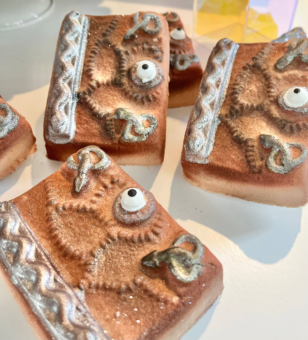 BooOK Bath Bomb, Hocus Pocus Inspired bath Bomb