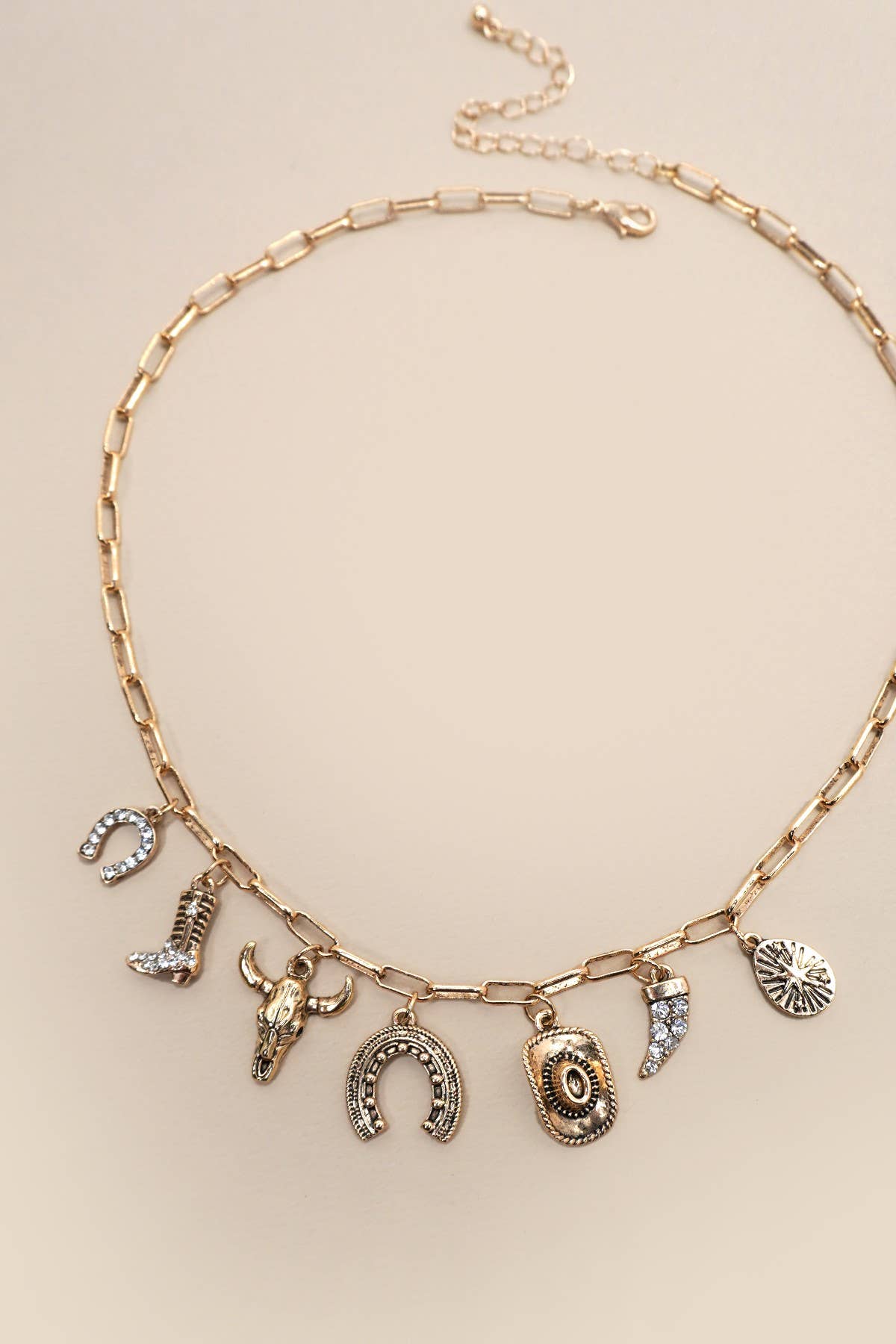 CHARM NECKLACE-WESTERN HAT HORSESHOE BOOT | 80N91404: Gold