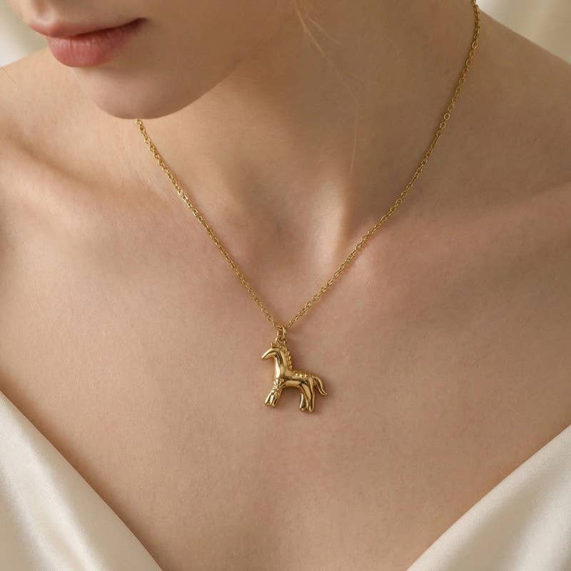 18K STAINLESS STEEL TARNISH FREE HORSE NECKLACE | 40NK9697: GOLD