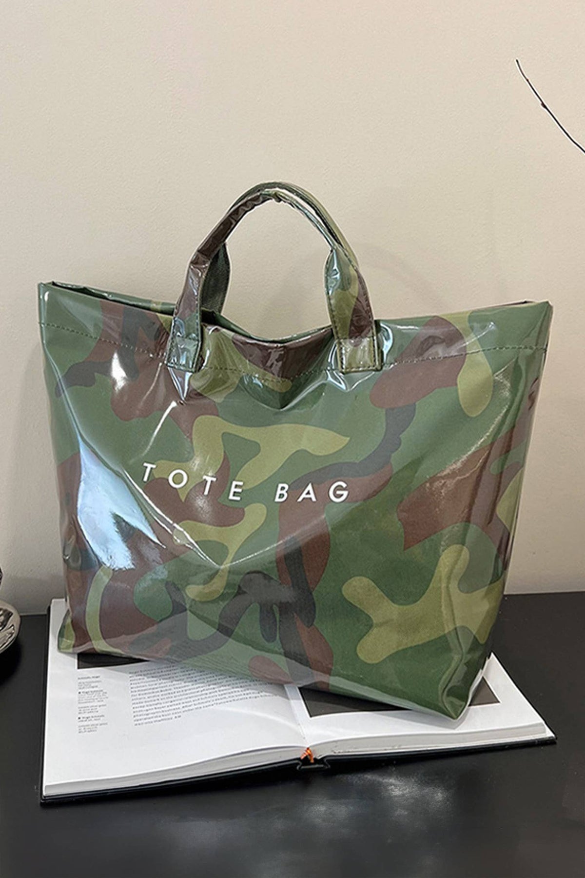 Camouflage Glossy PU Leather Tote Bag: Jungle Green / One Size
