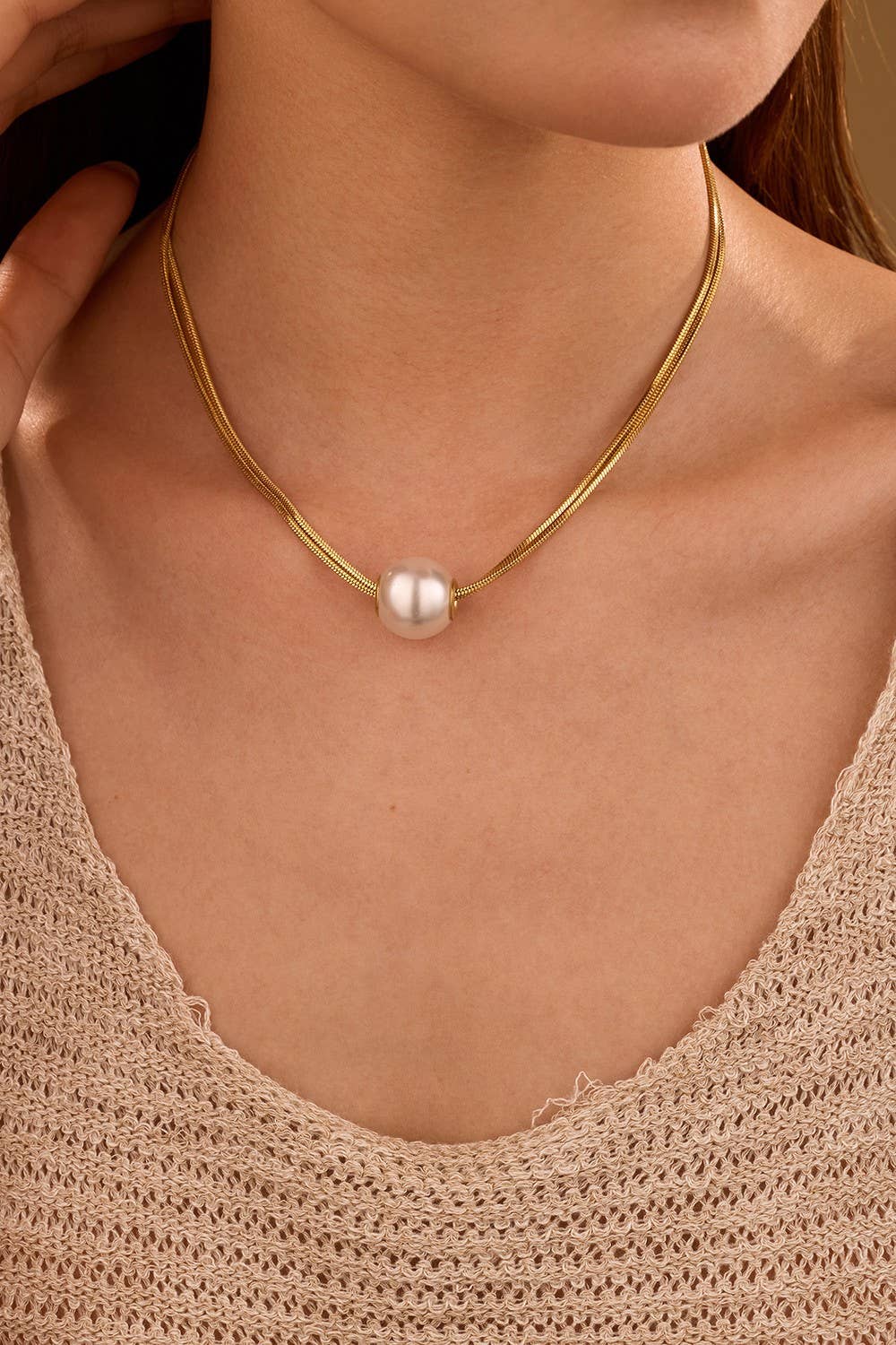 STAINLESS STEEL NON-TARNISH PEARL NECKLACE | 40NK9689: GOLD