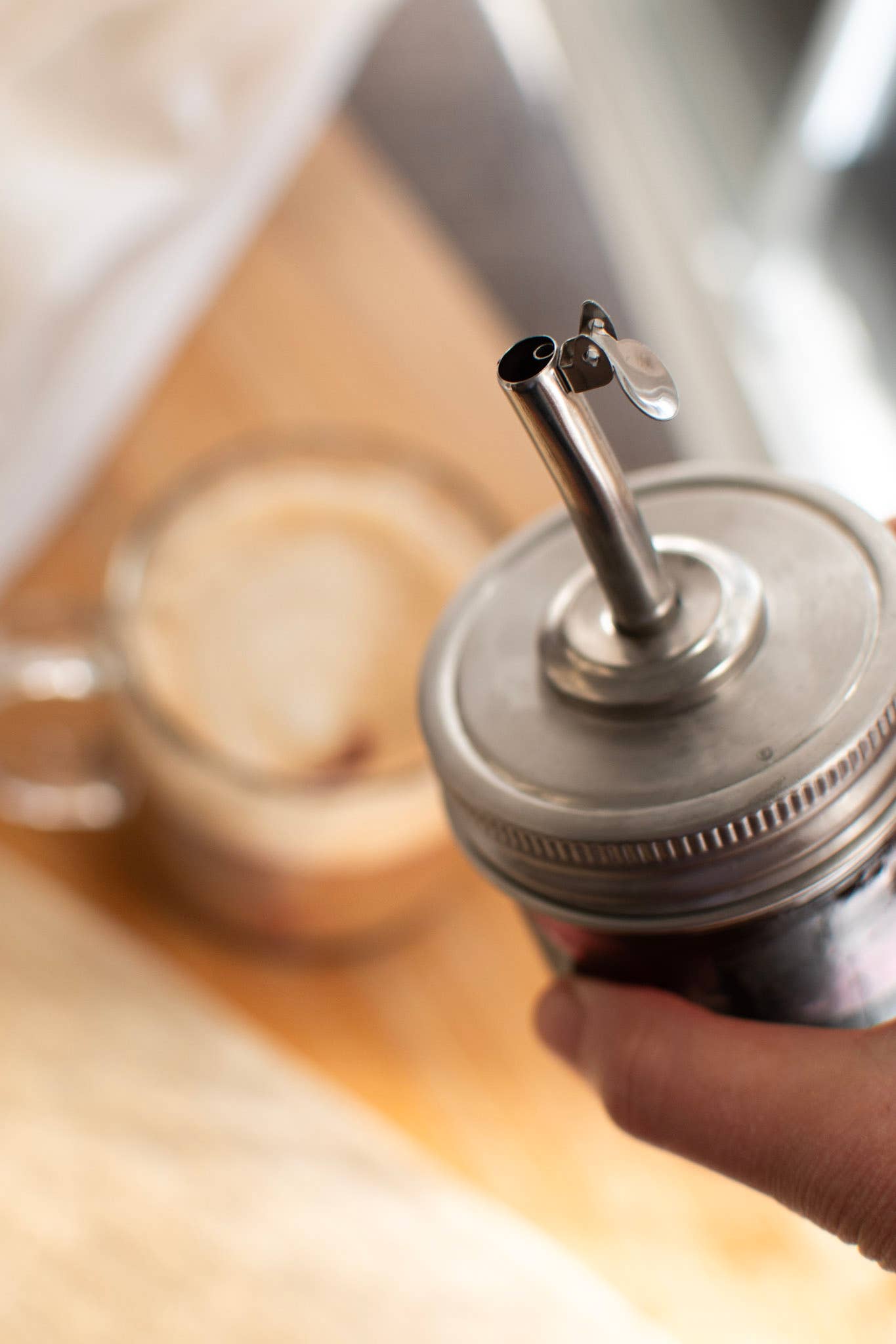 Mason Jar - Self closing pour spout