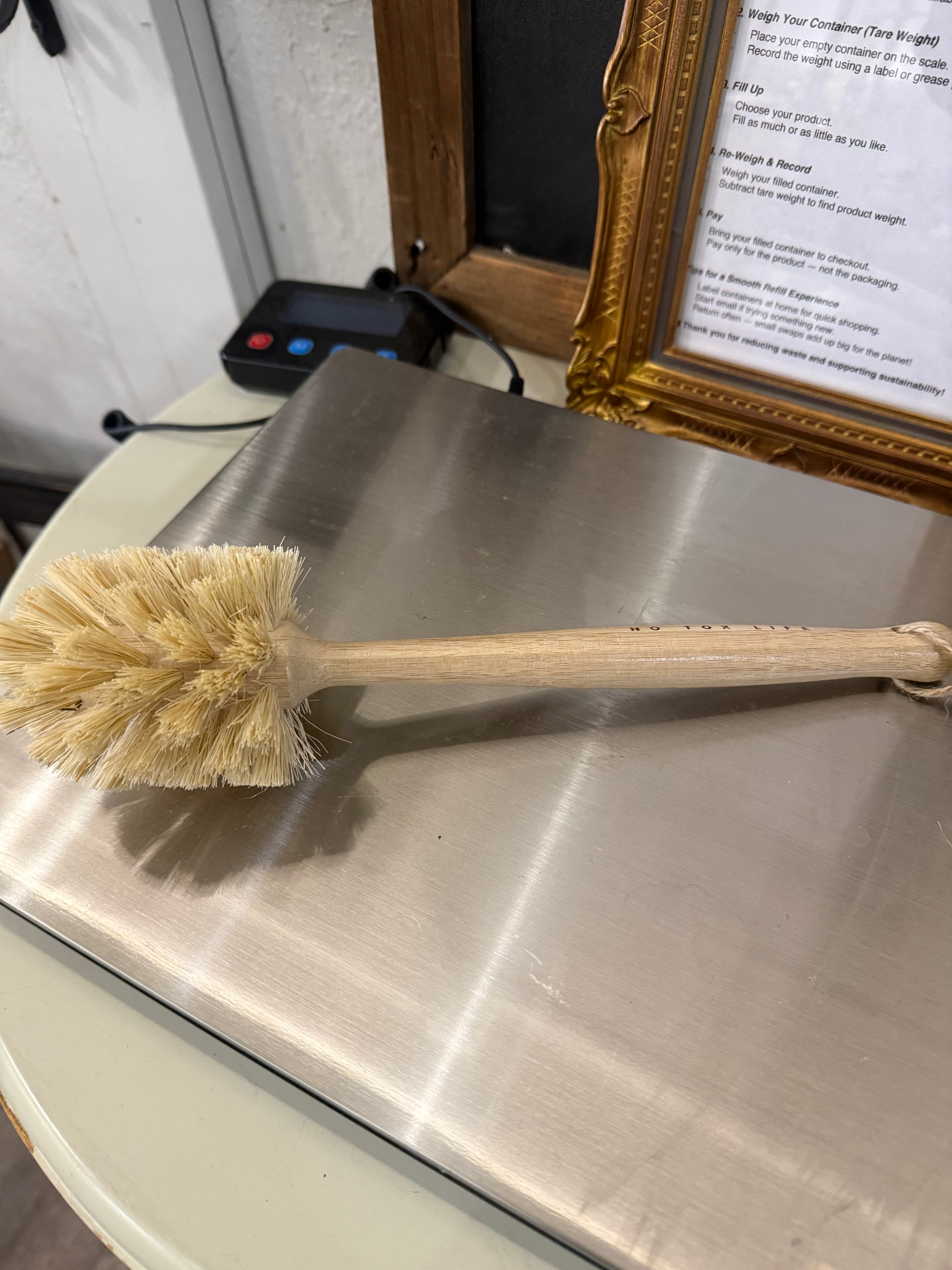 Long handle scrubber