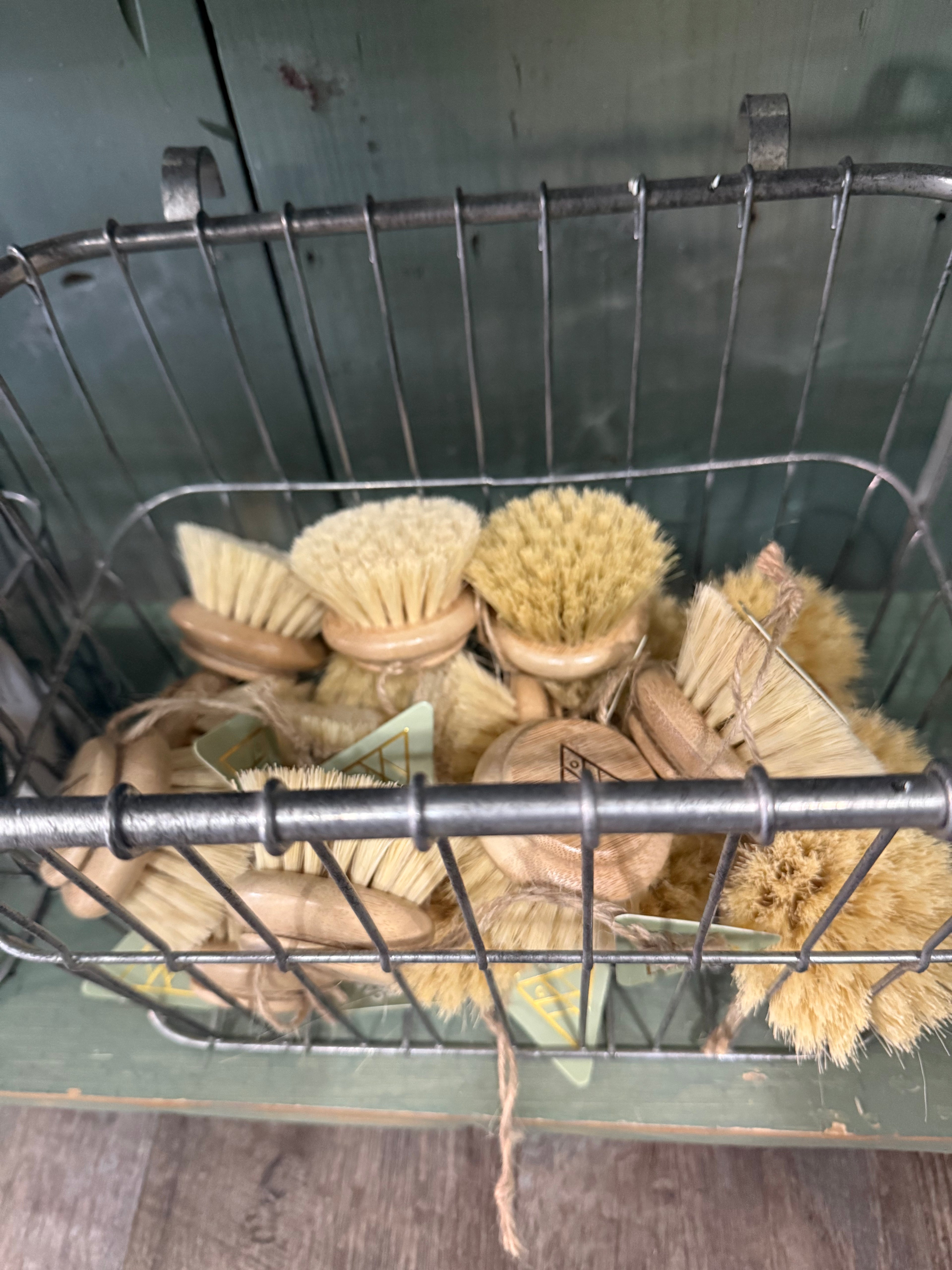 Pot scrubber