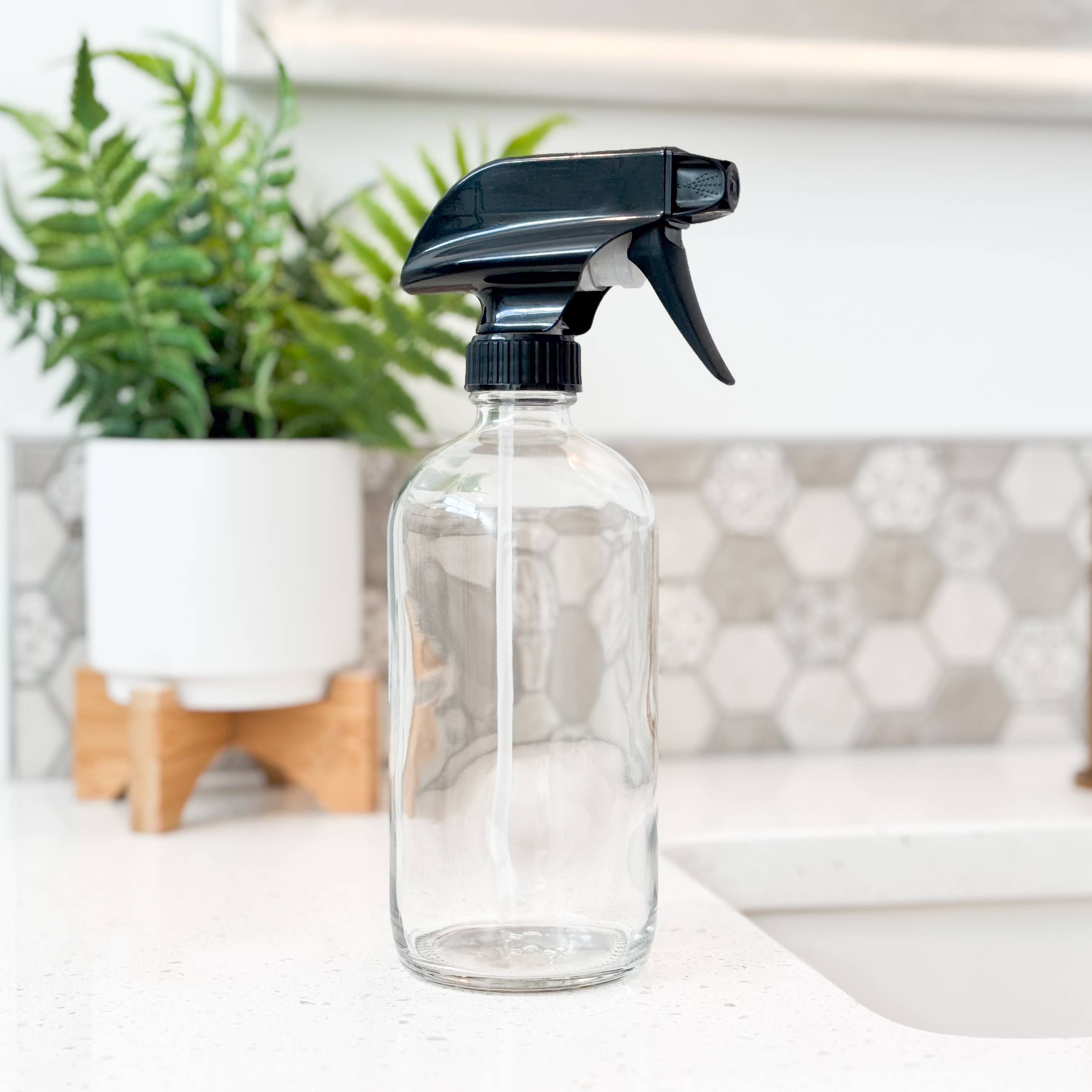 16oz Empty Clear Glass Spray Bottle