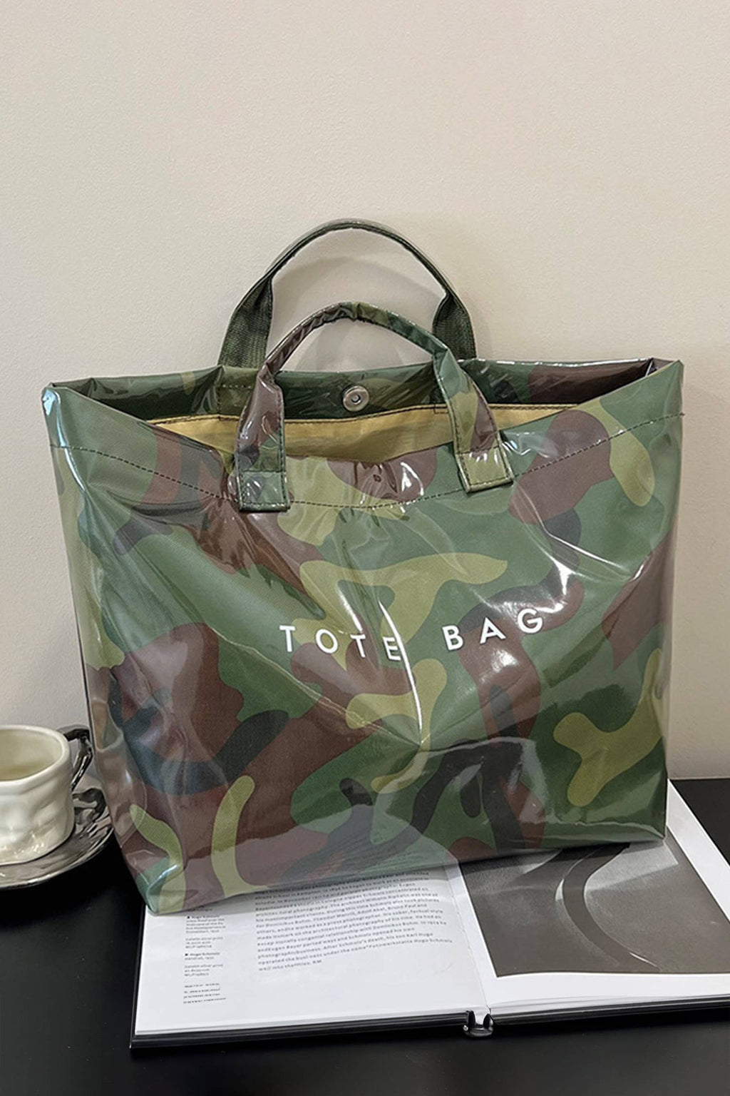 Camouflage Glossy PU Leather Tote Bag: Jungle Green / One Size