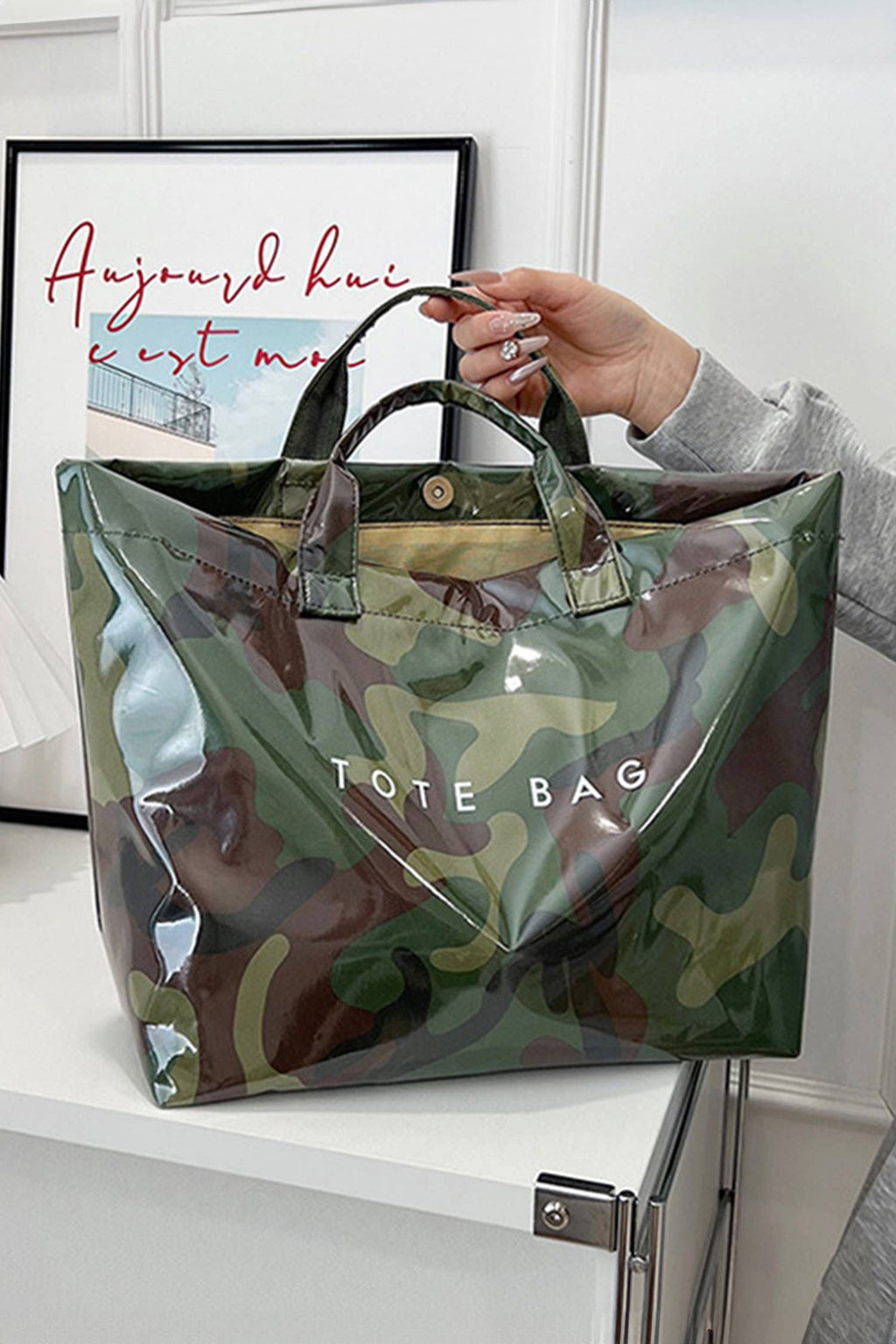 Camouflage Glossy PU Leather Tote Bag: Jungle Green / One Size