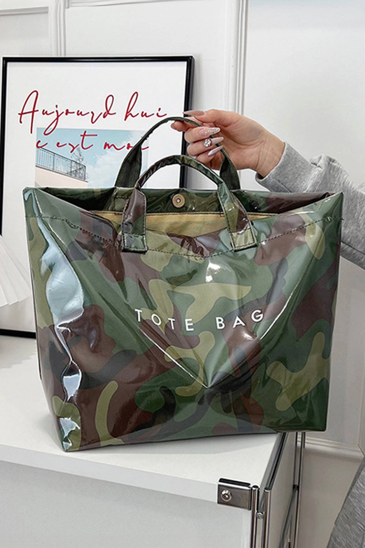 Camouflage Glossy PU Leather Tote Bag: Jungle Green / One Size